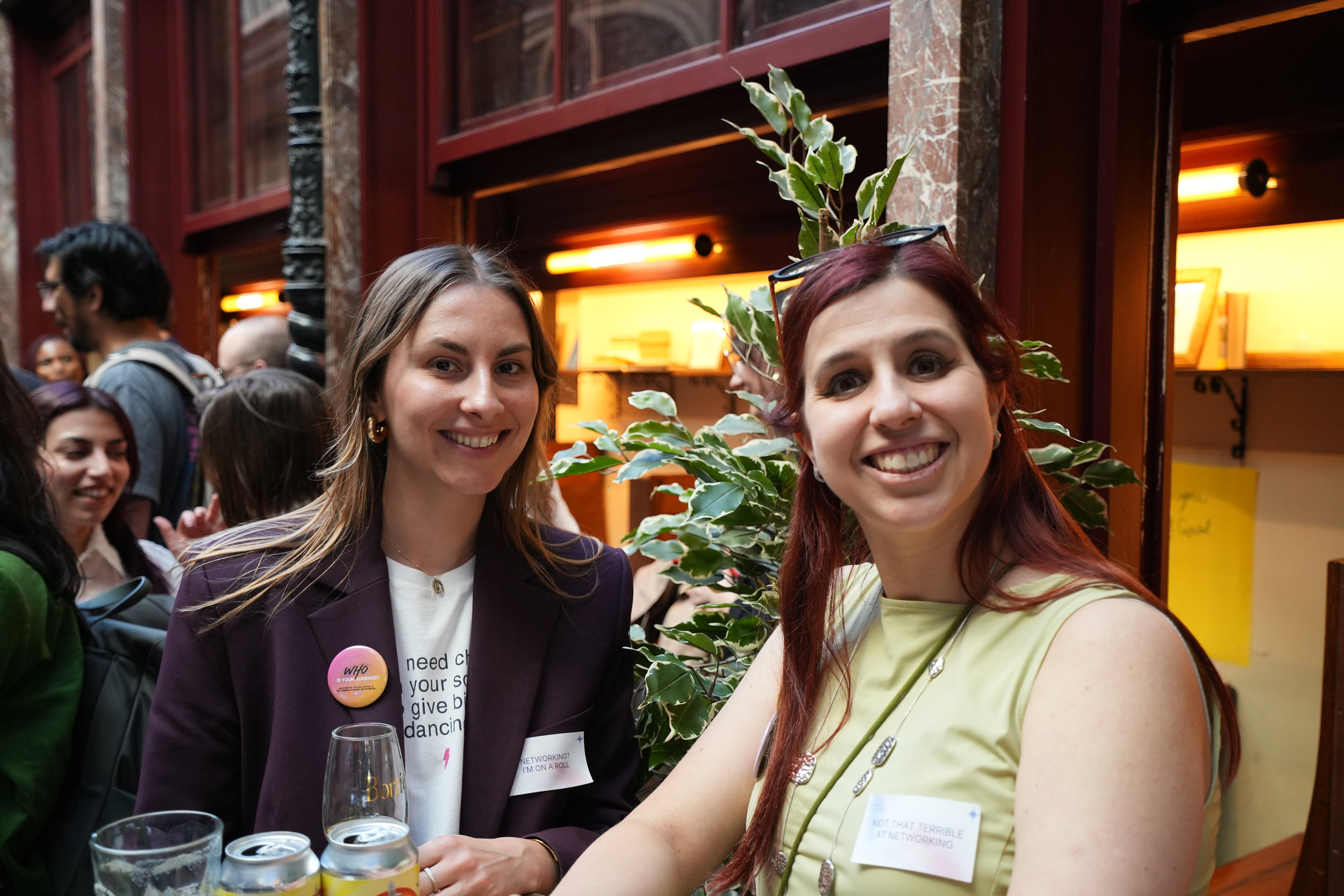 Evening atmosphere at the networking apero